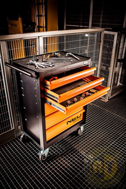Instrumentu ratiņi NEO Tool Cabinet, 460 mm x 680 mm x 1030 mm, melna/oranža