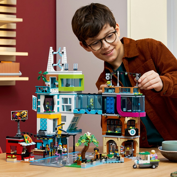 Konstruktor LEGO® City Kesklinn 60380, 2010 tk