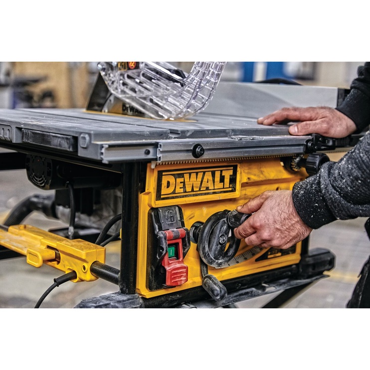 Станок для пиления Dewalt DWE7492-QS, 2000 Вт, 250 мм