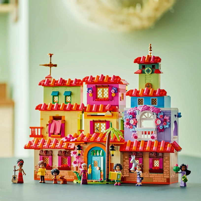Konstruktor LEGO® Disney Maagiline Madrigali maja 43245