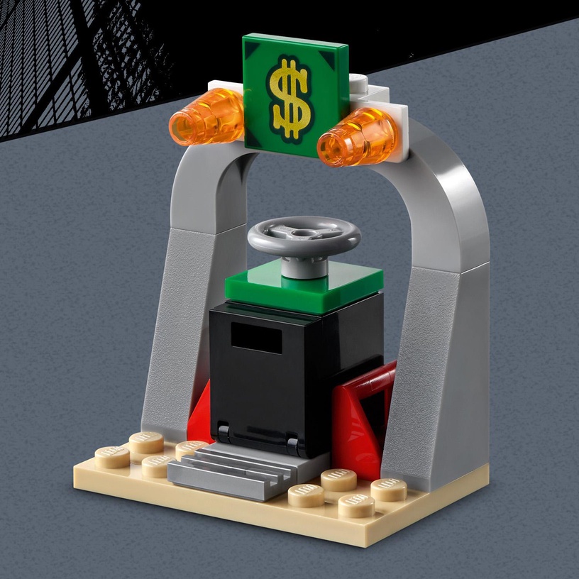 Конструктор LEGO DC Бэтмен против Джокера: погоня на Бэтмобиле 76180, 136 шт.