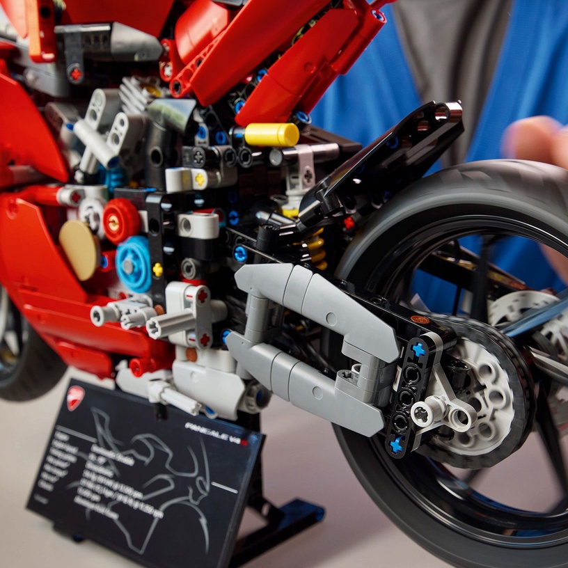 Konstruktor LEGO® Technic Ducati Panigale V4 S mootorratas 42202