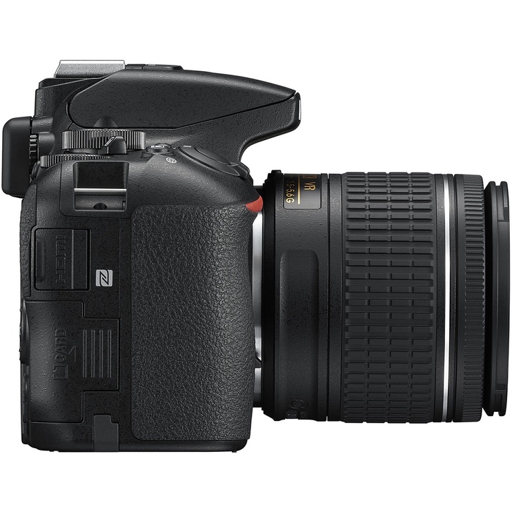 Зеркальный фотоаппарат Nikon D5600 + AF-P DX NIKKOR 18-55mm VR + AF-P DX NIKKOR 70-300mm VR