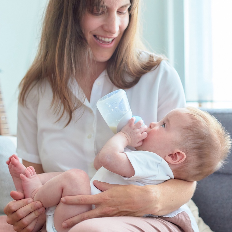 Komplekts Marcus & Marcus Silicone Angled Feeding Bottle & Breast Pump, 120 ml, 0 mēn., 3 gab.