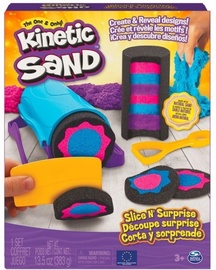 Kinētiskās smiltis Spin Master Kinetic Sand Slice N Surprise 6063482, daudzkrāsaina