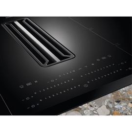Варочная панель со встроенной вытяжкой Electrolux KCC85450