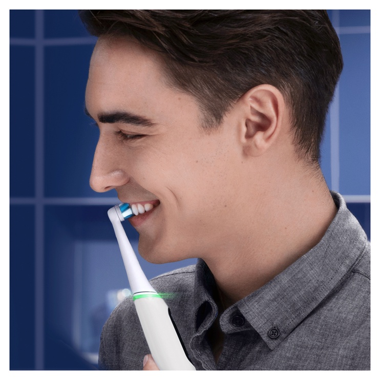 Электрическая зубная щетка Oral-B Oral-B iO 6, белый