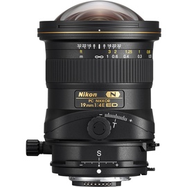 Objektīvs Nikon, 885 g