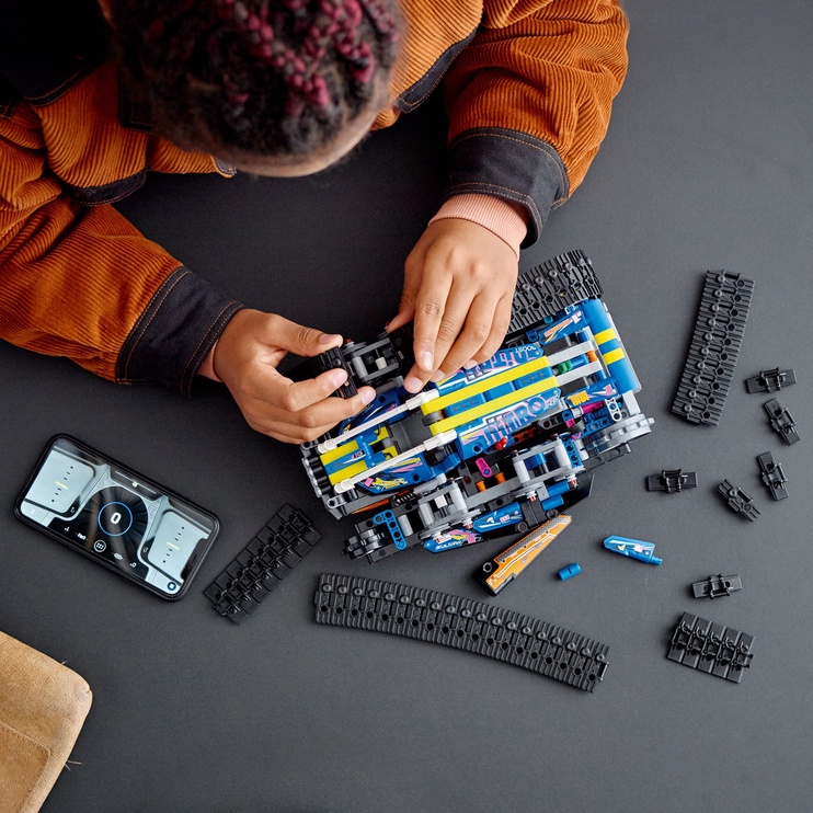 Konstruktor LEGO® Technic Rakenduse kaudu juhitav muudetav sõiduk 42140