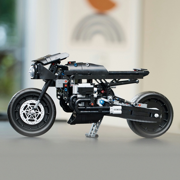 Konstruktor LEGO Technic THE BATMAN – BATCYCLE™ 42155
