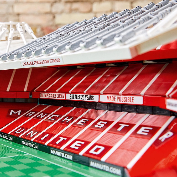 Конструктор LEGO® Creator Олд Траффорд стадион «Манчестер Юнайтед» 10272, 2025 шт.