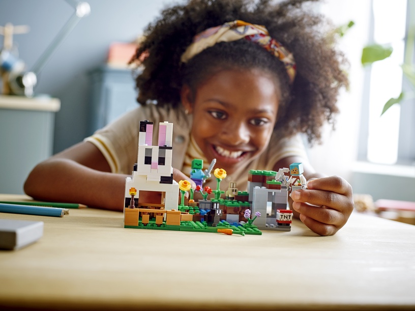 Konstruktor LEGO® Minecraft® Jänesetalu 21181