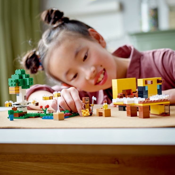 Konstruktor LEGO® Minecraft® Mesilasemajake 21241, 254 tk