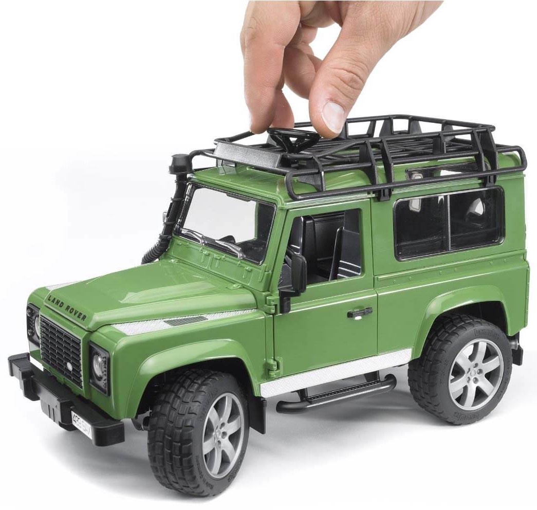 bruder 02590 land rover defender