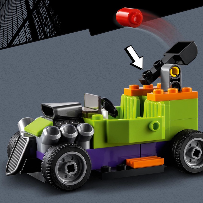 Конструктор LEGO DC Бэтмен против Джокера: погоня на Бэтмобиле 76180, 136 шт.