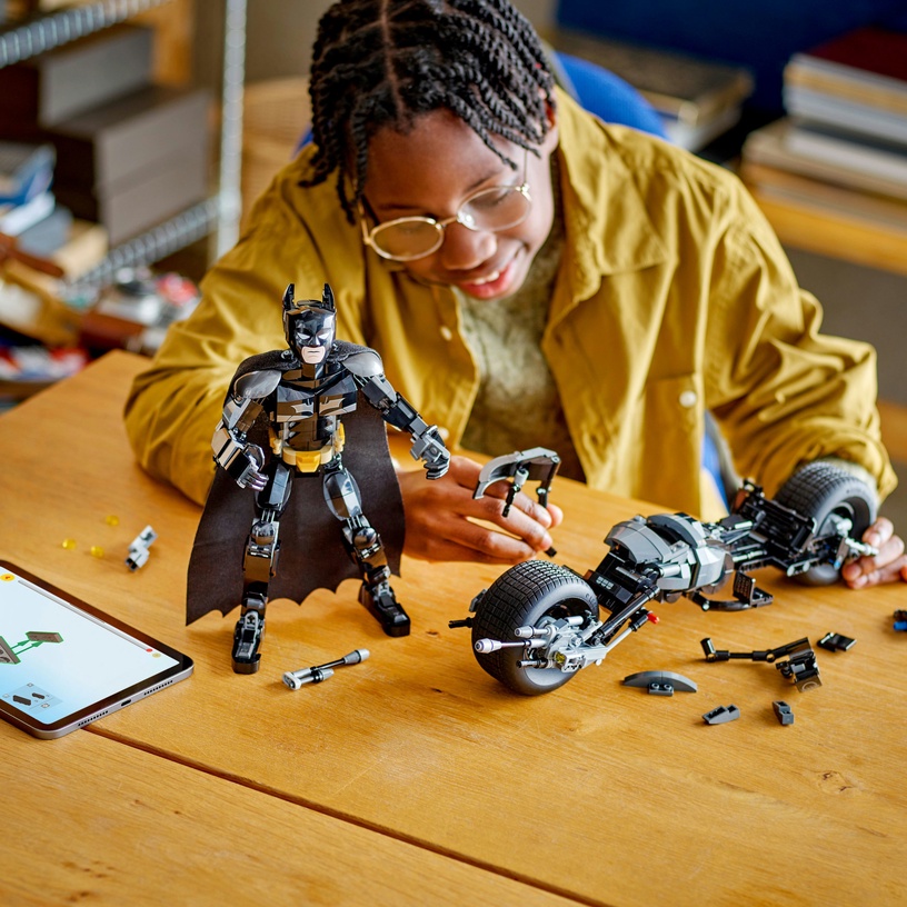 Konstruktor LEGO® DC Batman™: Batman™-i ehitusfiguur ja Bat-Pod Bike 76273