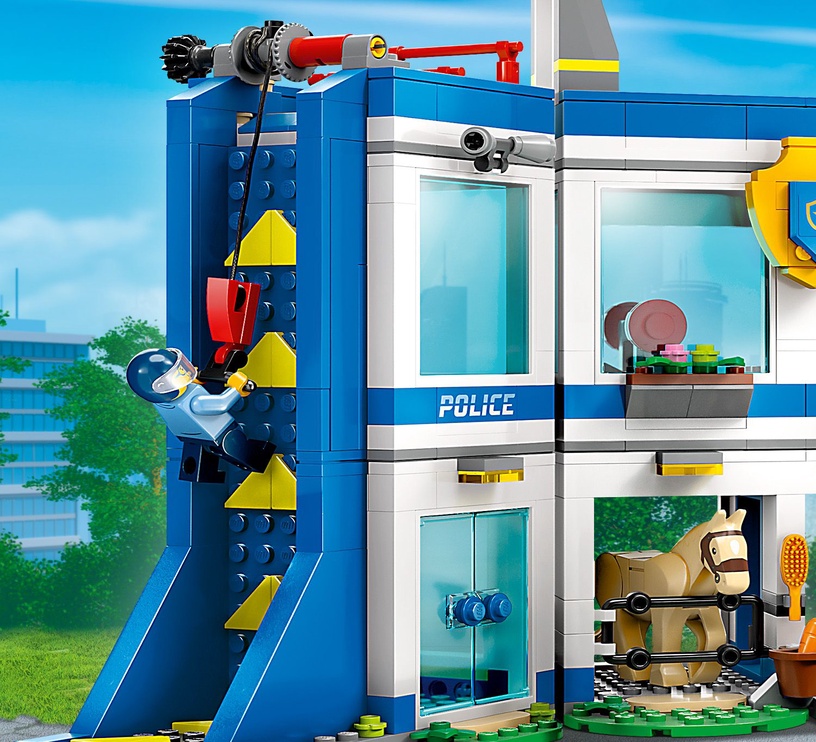 Konstruktors LEGO® City Policijas treniņu akadēmija 60372, 823 gab.