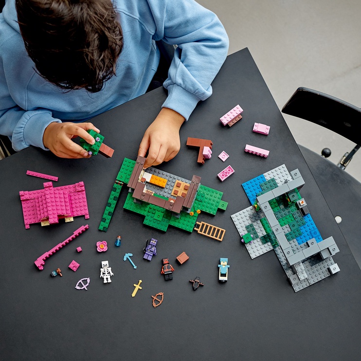 Konstruktor LEGO® Minecraft® Harjutusväljak 21183, 534 tk