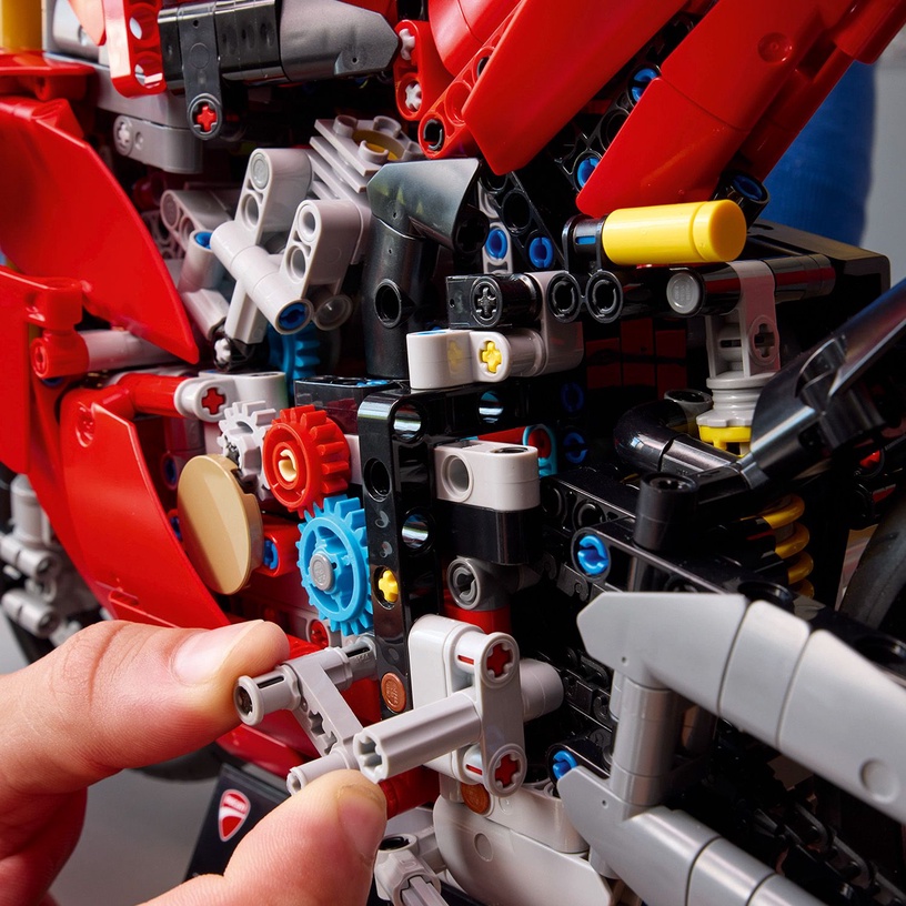 Konstruktor LEGO® Technic Ducati Panigale V4 S mootorratas 42202