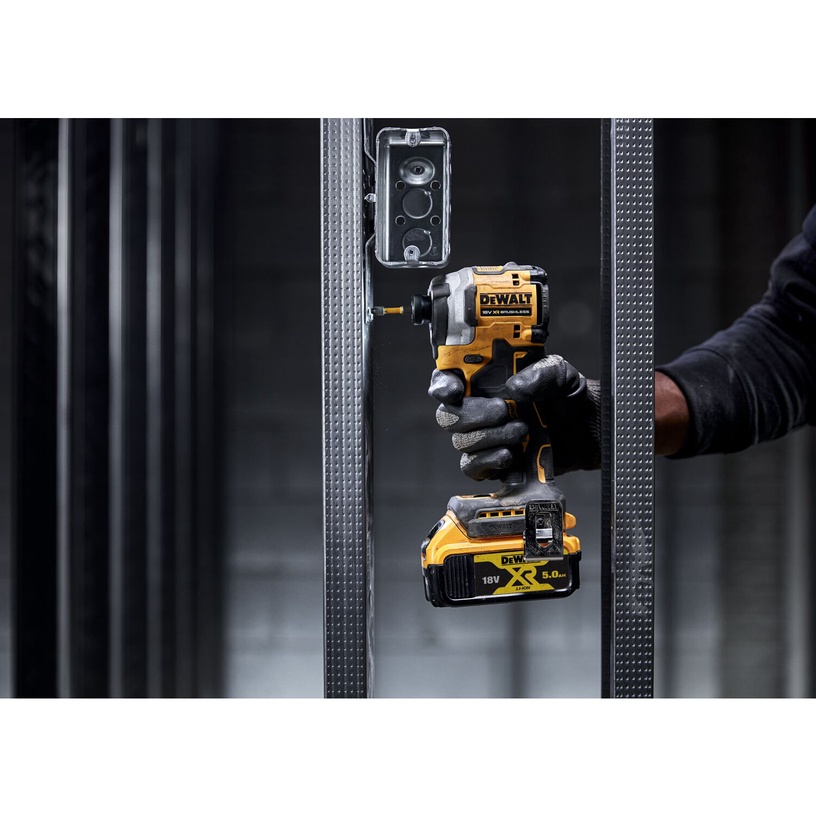 Bezvadu triecienurbjmašīna Dewalt DCF850N-XJ DCF850N-XJ, 18 V