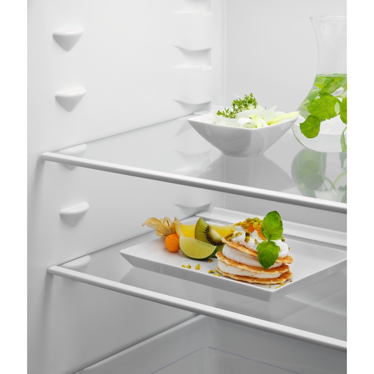 Iebūvējams ledusskapis saldētava apakšā Electrolux LNT2LF18S