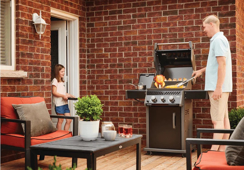 Gaasigrill Napoleon Rogue 365, 121 cm x 64 cm