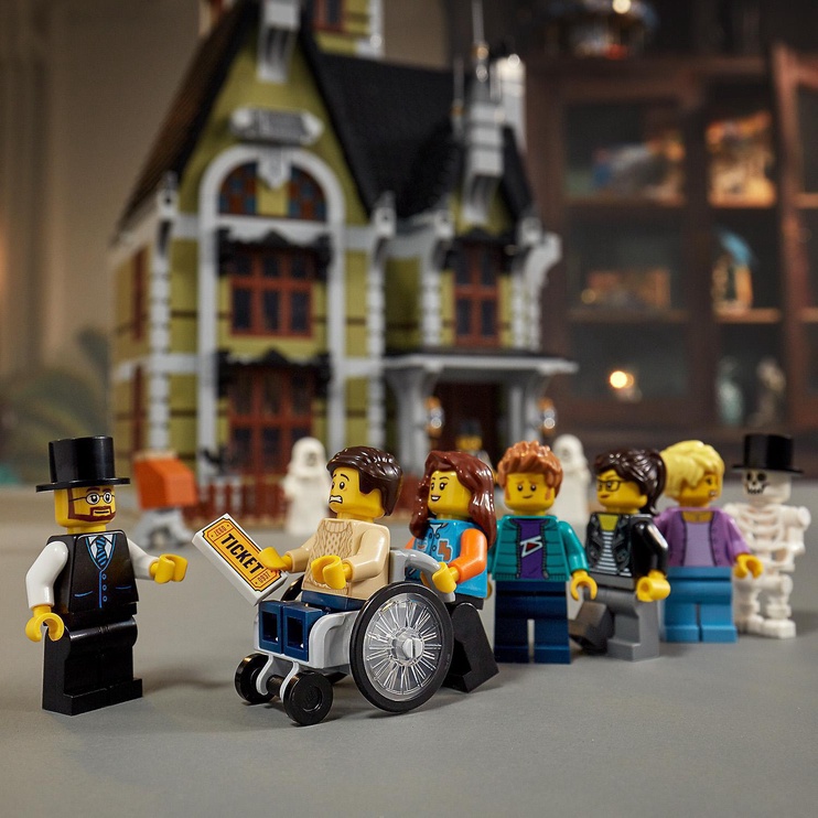 Конструктор LEGO ICONS Дом с привидениями 10273, 3231 шт.
