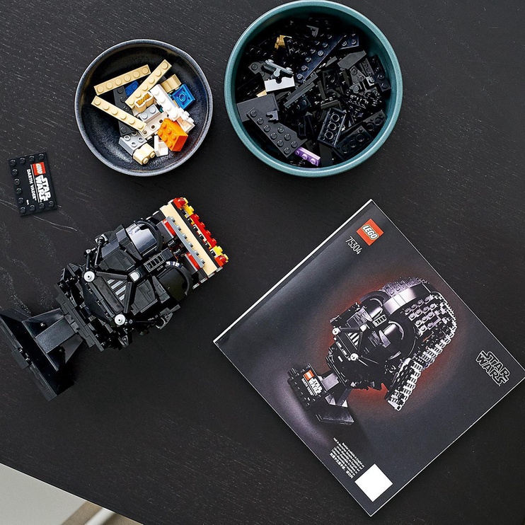 Konstruktor LEGO® Star Wars Darth Vader™-i kiiver 75304, 834 tk