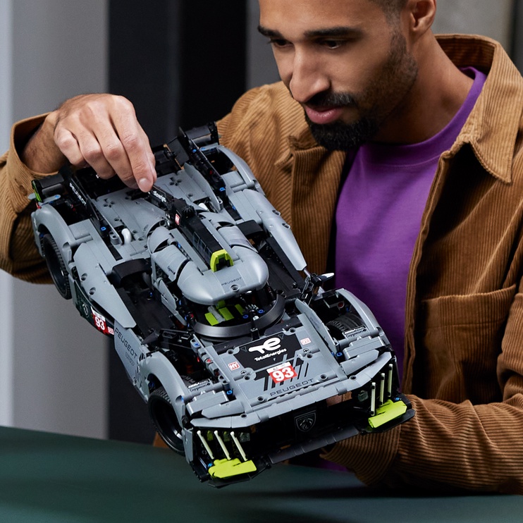 Konstruktor LEGO Technic PEUGEOT 9X8 24H Le Mans Hybrid Hypercar 42156
