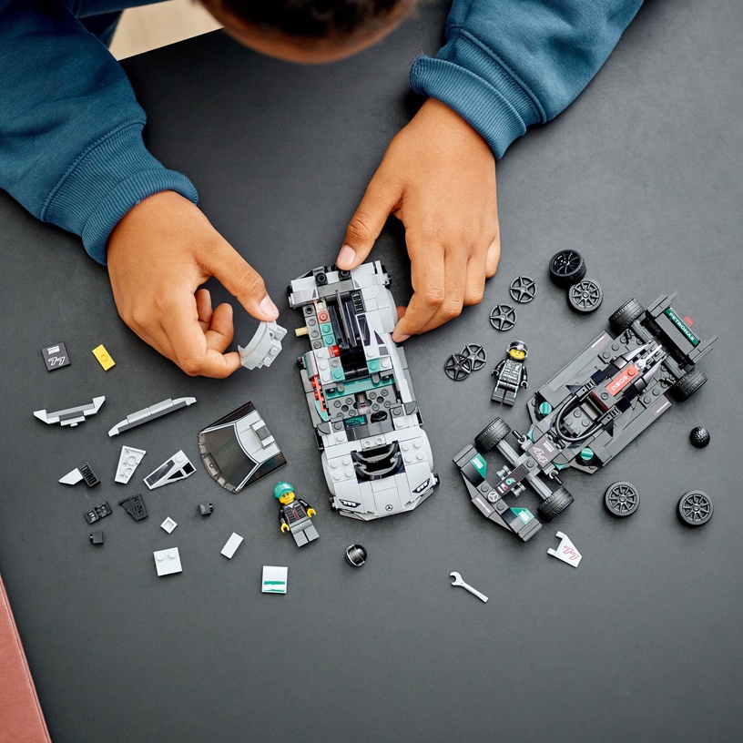 Konstruktors LEGO Speed Champions Mercedes-AMG F1 W12 E Performance un Mercedes-AMG Project One 76909