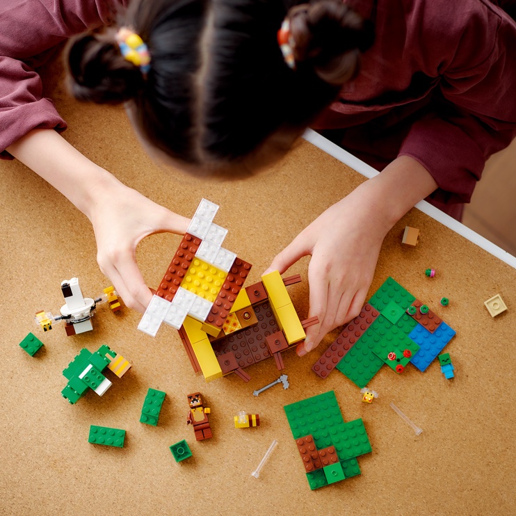 Konstruktor LEGO® Minecraft® Mesilasemajake 21241, 254 tk