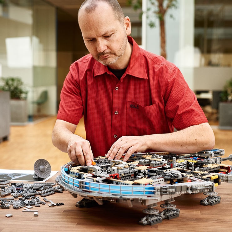 Konstruktors LEGO Star Wars Millennium Falcon™ 75192, 7541 gab.