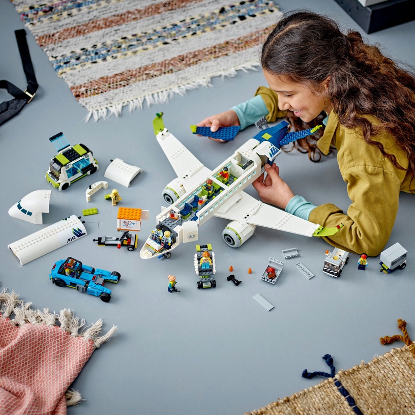 Konstruktors LEGO® City Pasažieru lidmašīna 60367, 930 gab.