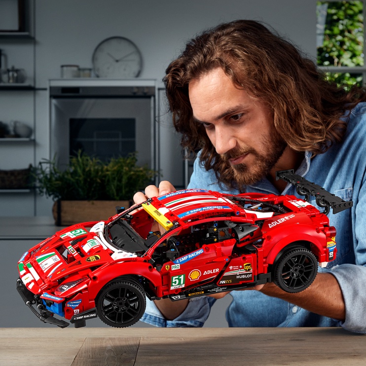 Konstruktor LEGO Technic Ferrari 488 GTE “AF Corse #51” 42125