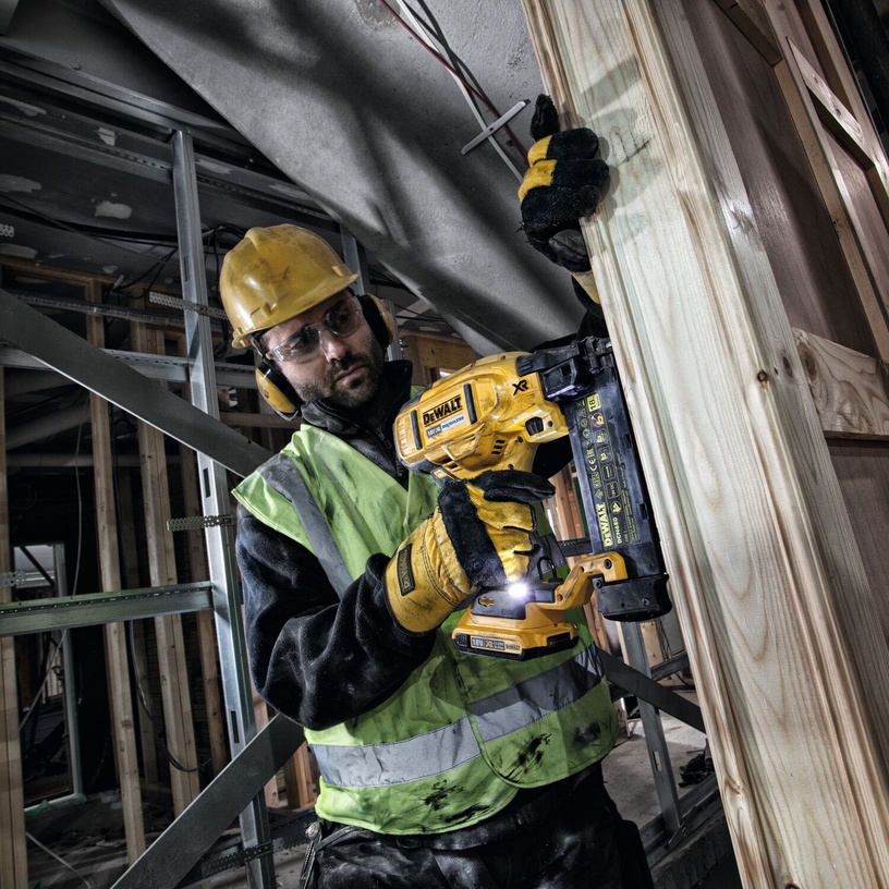 Naelapüstol Dewalt DCN680D2-QW, 18 V, 2.4 kg