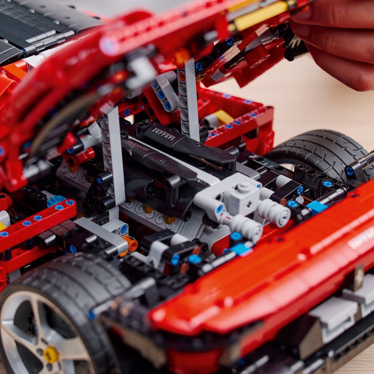 Konstruktor LEGO Technic Ferrari Daytona SP3 42143