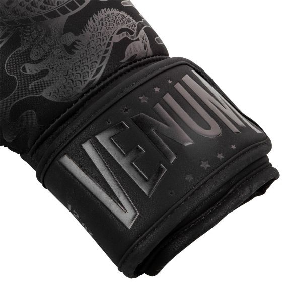 Боксерские перчатки Venum Dragon, черный, 12 oz