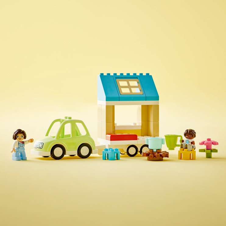 Konstruktors LEGO® DUPLO® Pilsēta: Ģimenes māja uz riteņiem 10986, 31 gab.