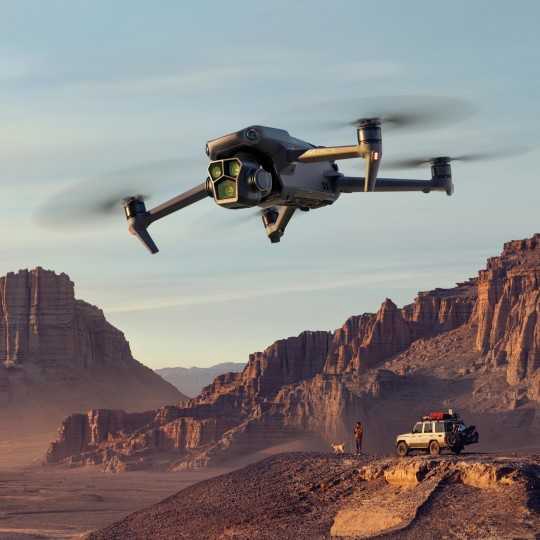 Drons DJI Mavic 3 Pro Fly More Combo (DJI RC)