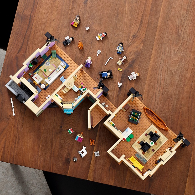 Konstruktors LEGO® Creator Icons “Friends” varoņu mājokļi 10292, 2048 gab.