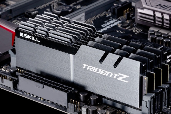 Operatyvioji atmintis (RAM) G.SKILL Trident Z Silver/Black, DDR4, 32 GB, 3200 MHz