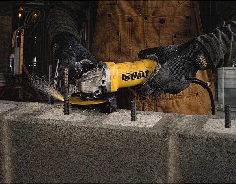 Электрическая углошлифовальная машина Dewalt DWE4217-QS, со щетками, 1200 Вт