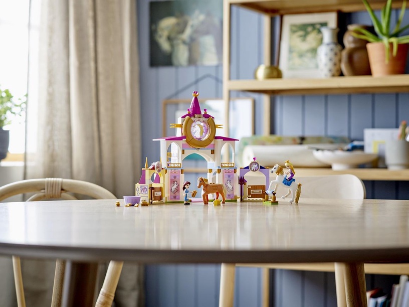Konstruktor LEGO® | Disney Princess™ Bella ja Rapuntsli kuninglikud tallid 43195, 239 tk