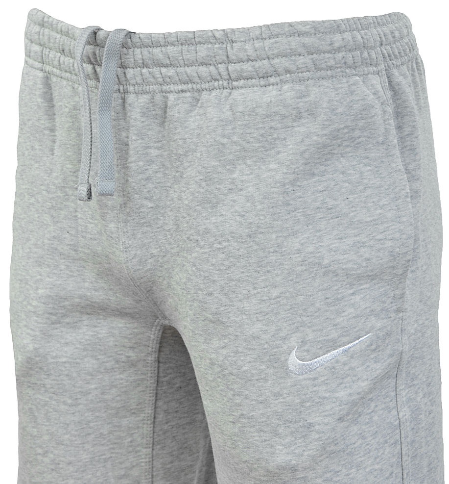 nike team club cuff