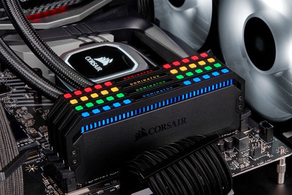 Operatīvā atmiņa (RAM) Corsair Dominator Platinum RGB, DDR4, 64 GB, 3600 MHz