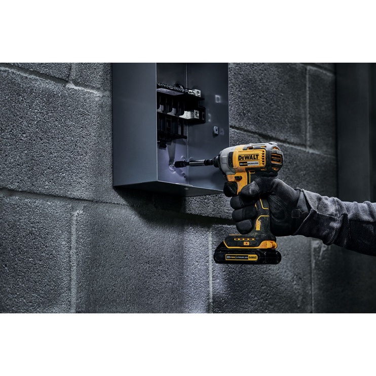 Аккумуляторная дрель-шуруповерт Dewalt DCK2060D2T-QW