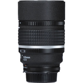 Objektīvs Nikon AF DC-Nikkor 135mm f/2D, 815 g