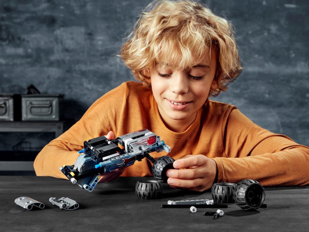 Конструктор LEGO Technic Машина для побега 42090, 128 шт. - Ksenukai.lv