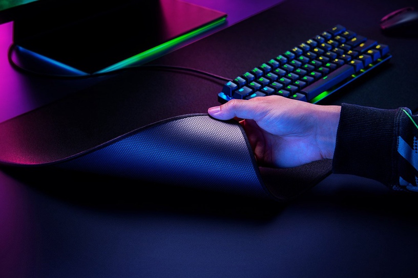 Коврик для мыши Razer Strider-L, 45 см x 40 см x 0.3 см, черный