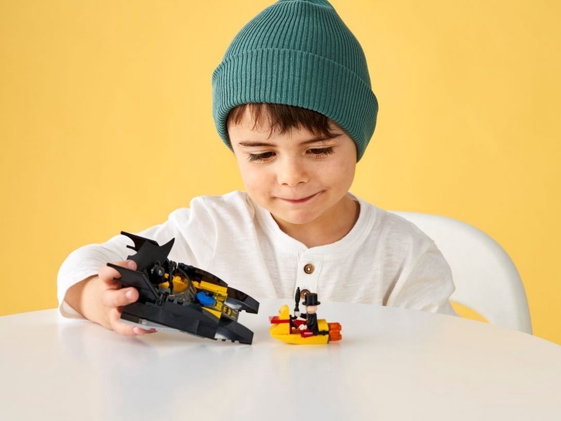 Конструктор LEGO DC BatmanTM Погоня за Пингвином на Бэткатере 76158